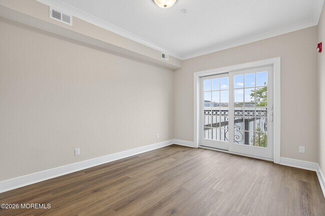 Building Photo - 112 Brighton Ave