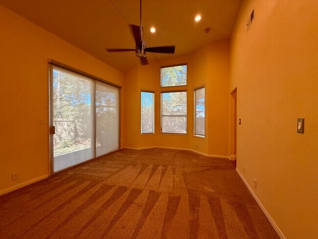 Building Photo - Gorgeous Spanish Trails 3BR House for lease!