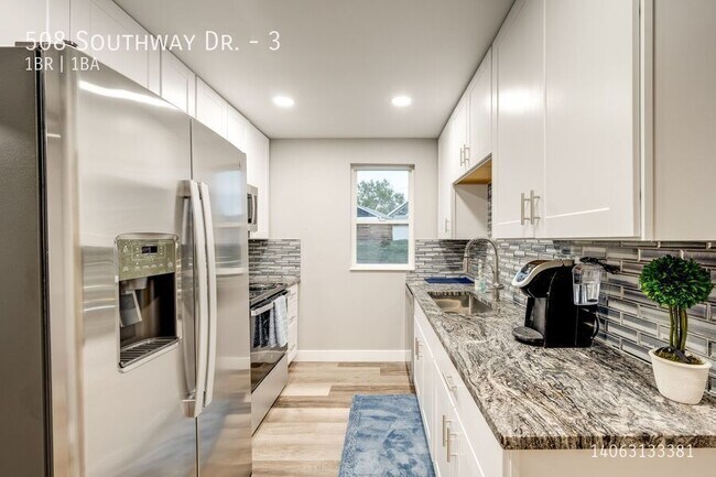 Building Photo - 508 Southway Dr
