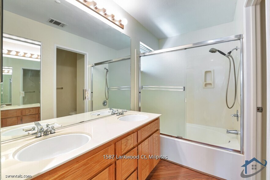 Building Photo - 1587 Larkwood Ct