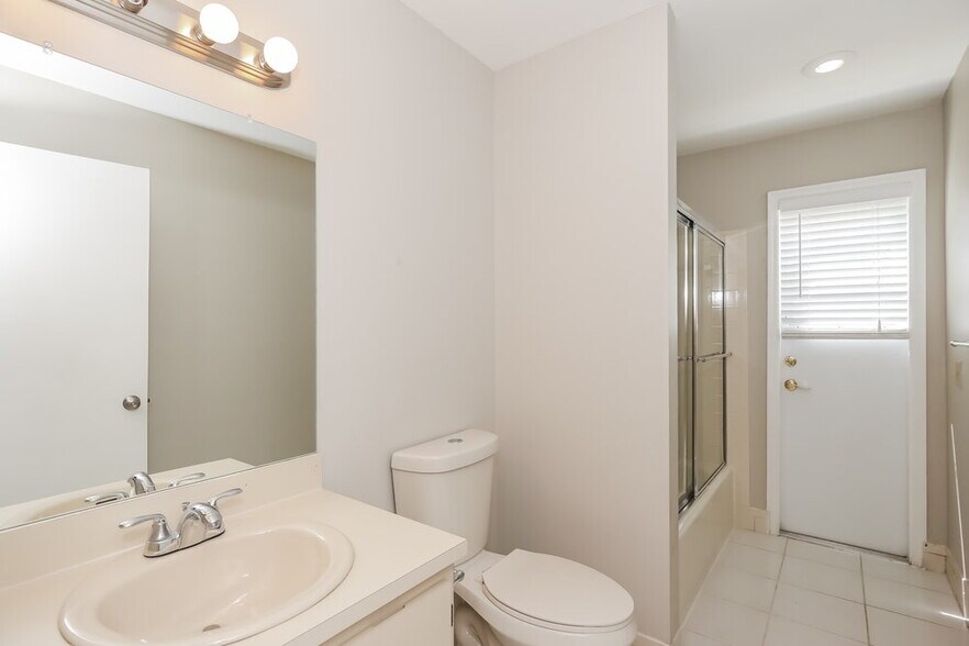 Building Photo - 11710 Countryview Ln
