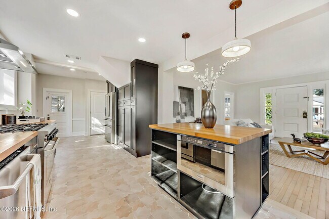 Building Photo - 1150 Willow Branch Ave