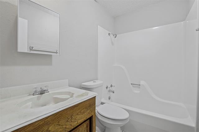 Building Photo - 219 E Pritchard Ln