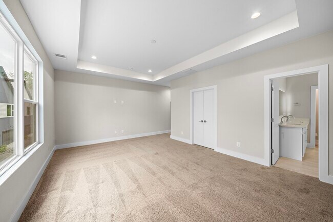 Building Photo - 28G Bucan St