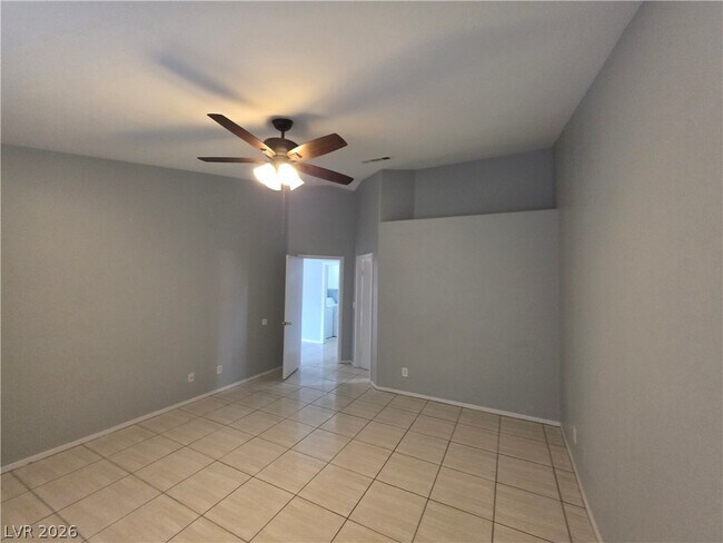 Building Photo - 5843 Berry Hill Ln