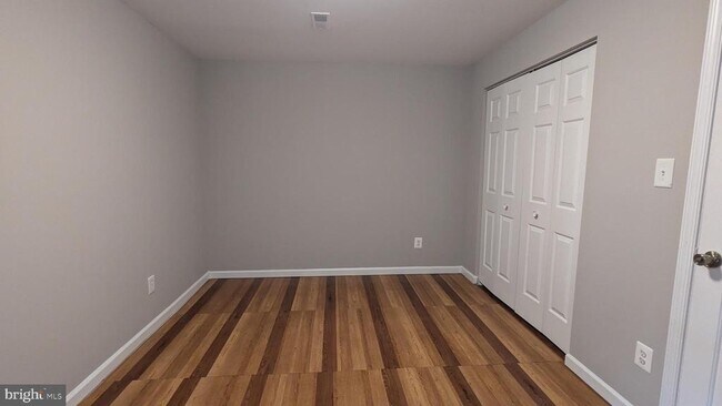 Building Photo - 1875 Tiger Lily Cir