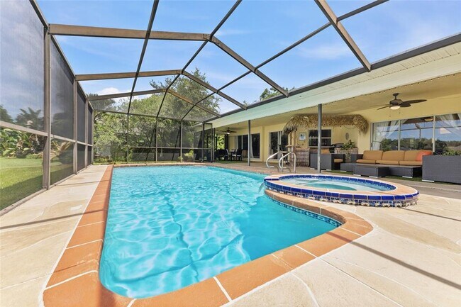 Building Photo - 6513 Thoroughbred Loop