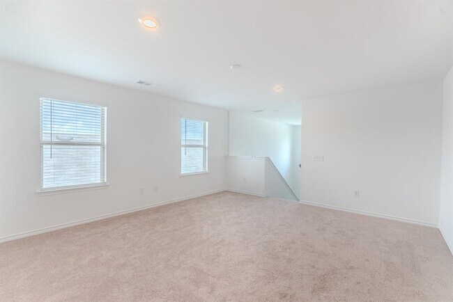 Building Photo - 15178 Cyn Rpds Rd