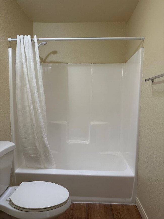 Building Photo - 2 Bedroom 1 Bath Townhome in Westminster