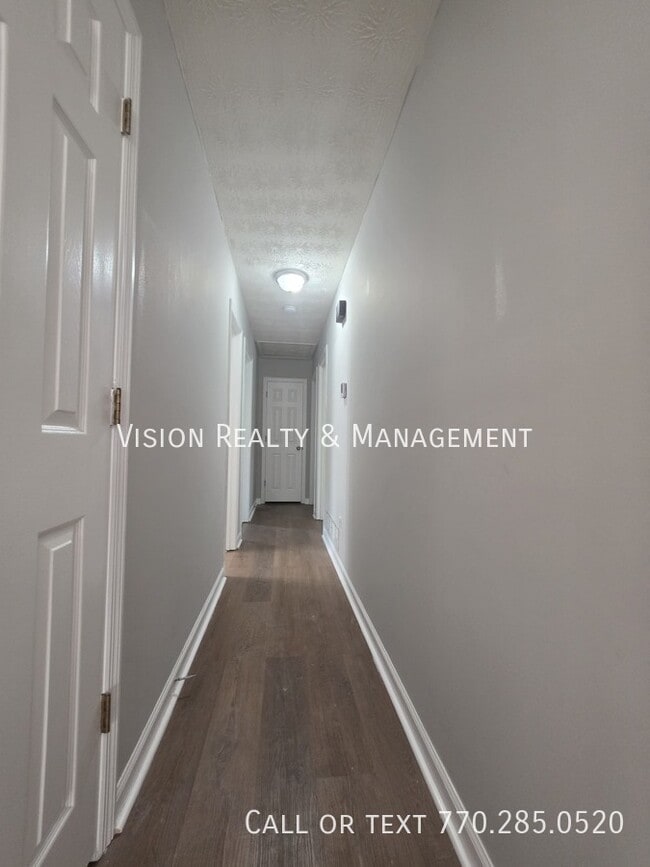 Building Photo - 985 S Lassetter Cir