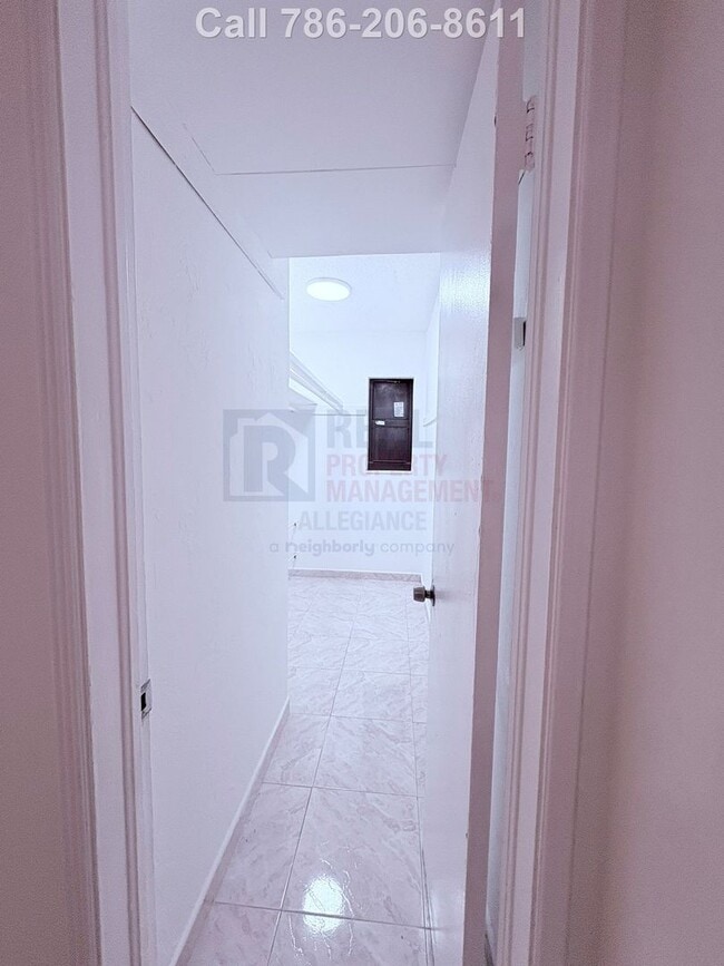 Building Photo - 650 83rd St