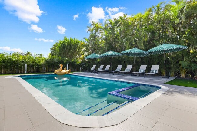 Building Photo - 10366 NW 15th St