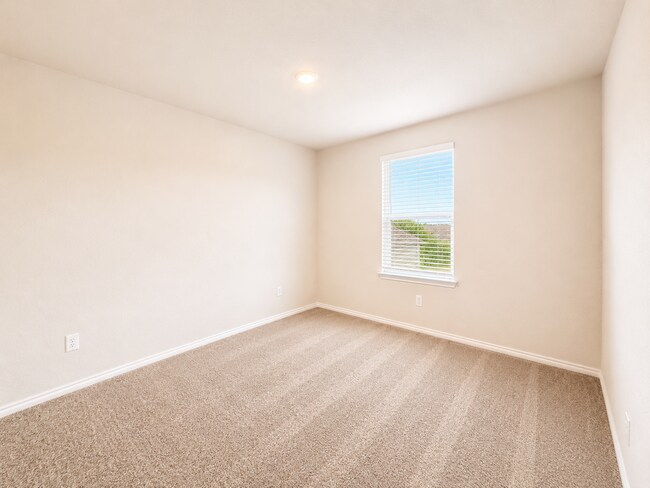 Building Photo - Beautiful 4-bedroom home in Riverstone at Westpointe featuring 2 spacious living areas, a downsta...