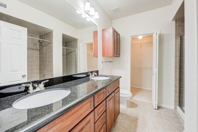 Building Photo - Home in a gated community with no back nei...