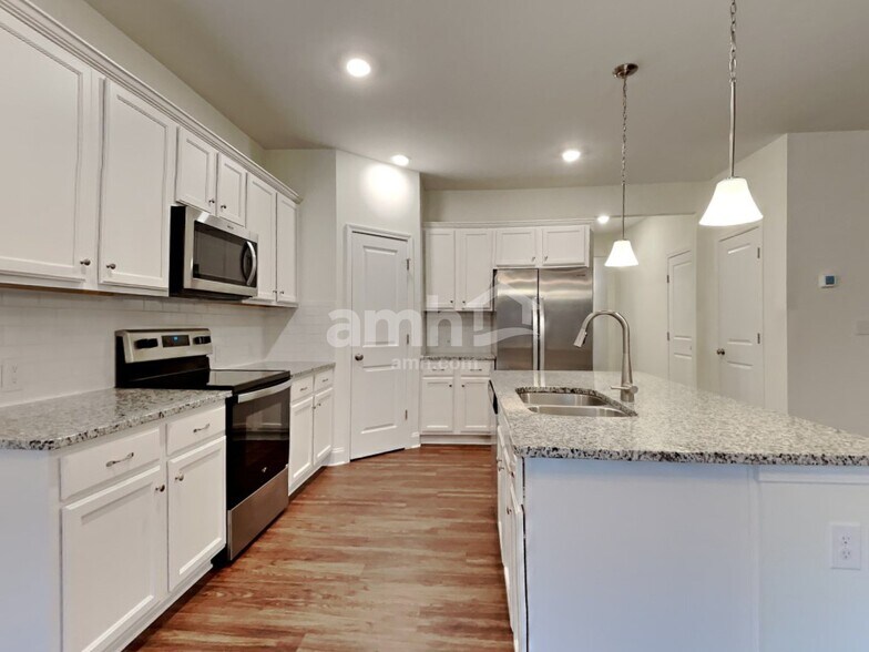 Building Photo - 112 Ashton Dr