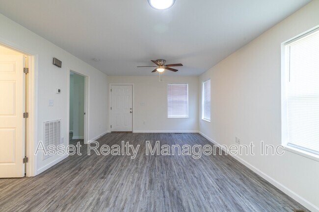 Building Photo - 1732 Jourolman Ave