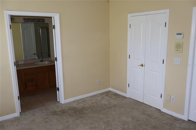Building Photo - 3019 Pointeview Dr