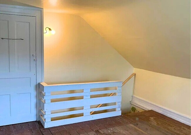 Building Photo - 3 Bedroom 1 Bath Twin in Coatesville