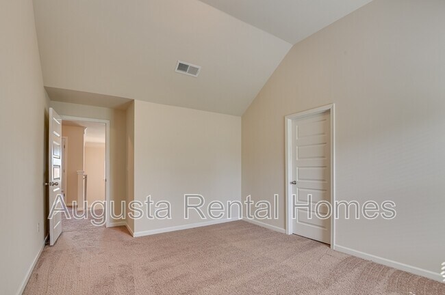 Building Photo - 5014 Vine Ln