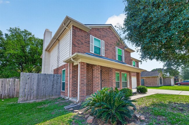 Building Photo - 22727 Tara Way Dr