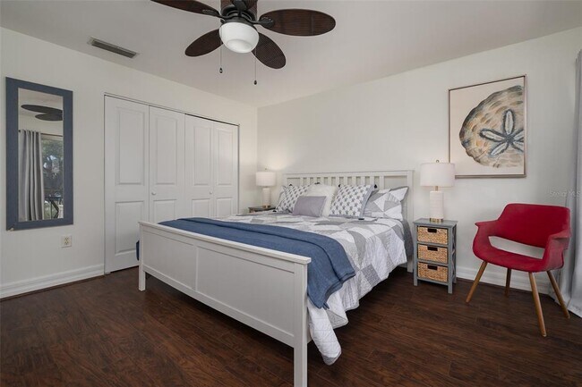 Building Photo - 3360 S Osprey Ave