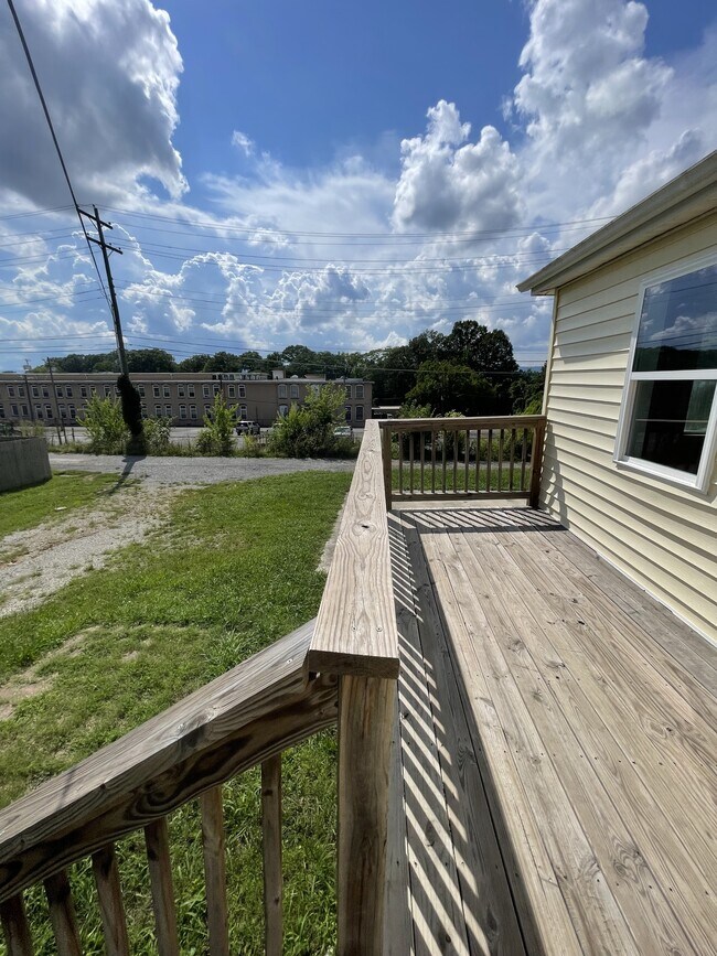 Building Photo - 2019 N Chamberlain Ave