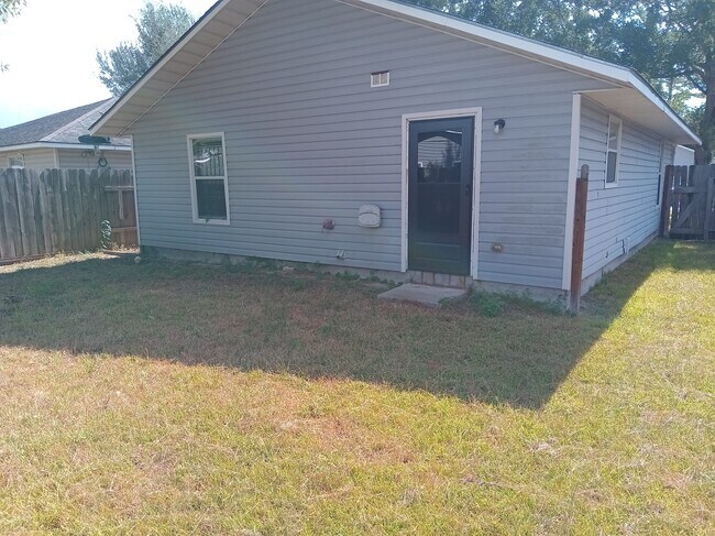 Building Photo - 11811 Greenmesa Dr