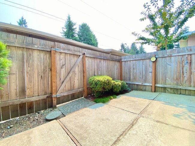 Building Photo - 12251 SE 59th St