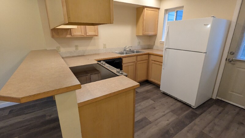 Building Photo - 5863 Cedar St