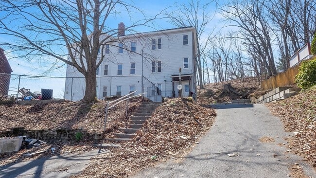 Building Photo - 1442 Main St