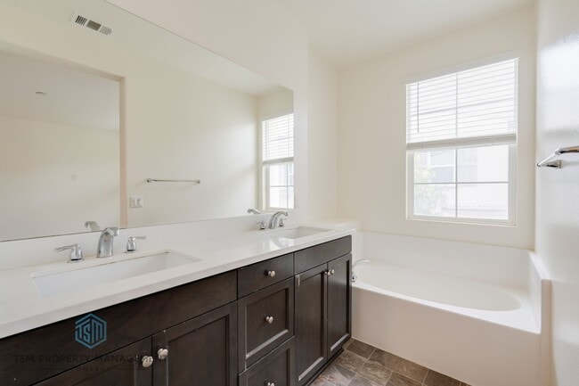 Building Photo - Beautifully 2019-Built 3 Beds 2.5 Baths 1,468 Sqft Home in Eastvale!