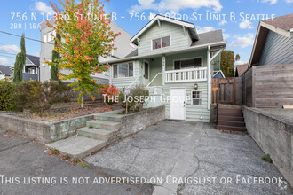 Building Photo - Beautifully updated 2 bed in North Seattle