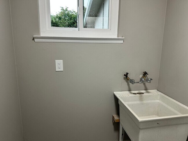 Building Photo - buena44