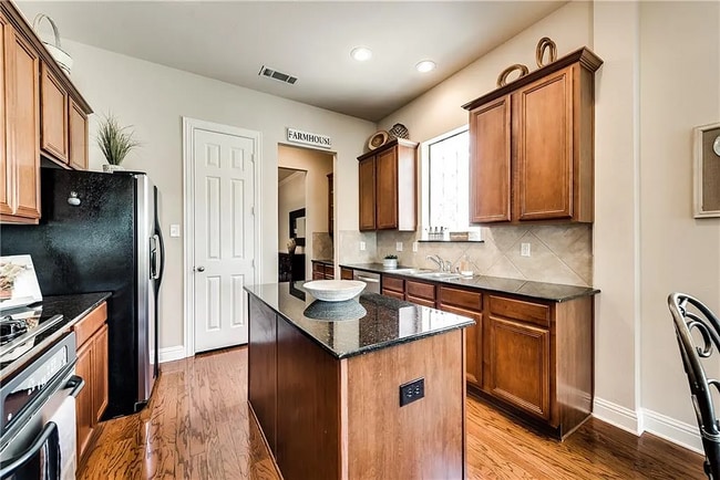 Building Photo - 2301 Canyon Creek Dr
