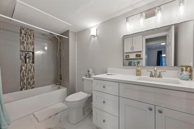 Building Photo - 6903 Deatonhill Dr