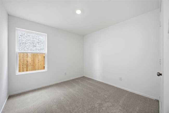 Building Photo - 16842 Spotted Oak Dr