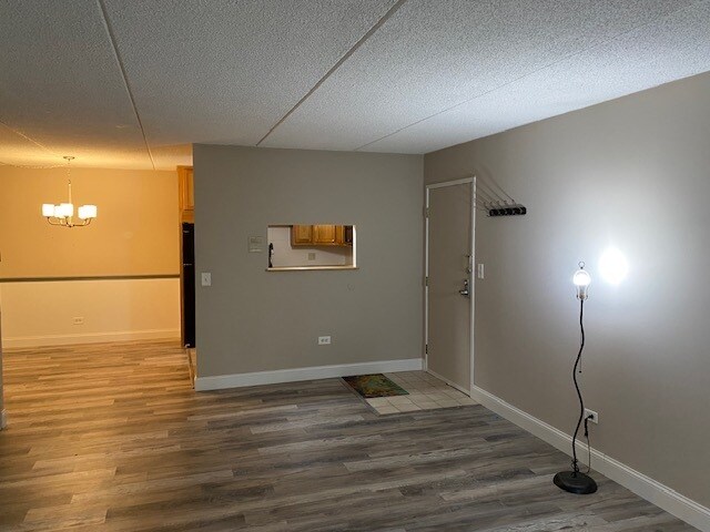 Building Photo - 5S066 Pebblewood Ln