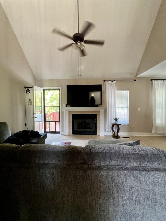 Building Photo - 7475 British Rd