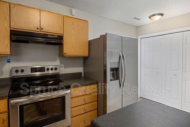 Building Photo - 3511 Thornwood Dr