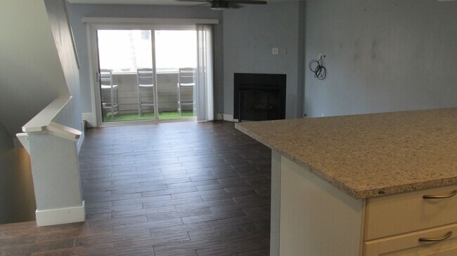 Building Photo - Imperial Beach  Condo