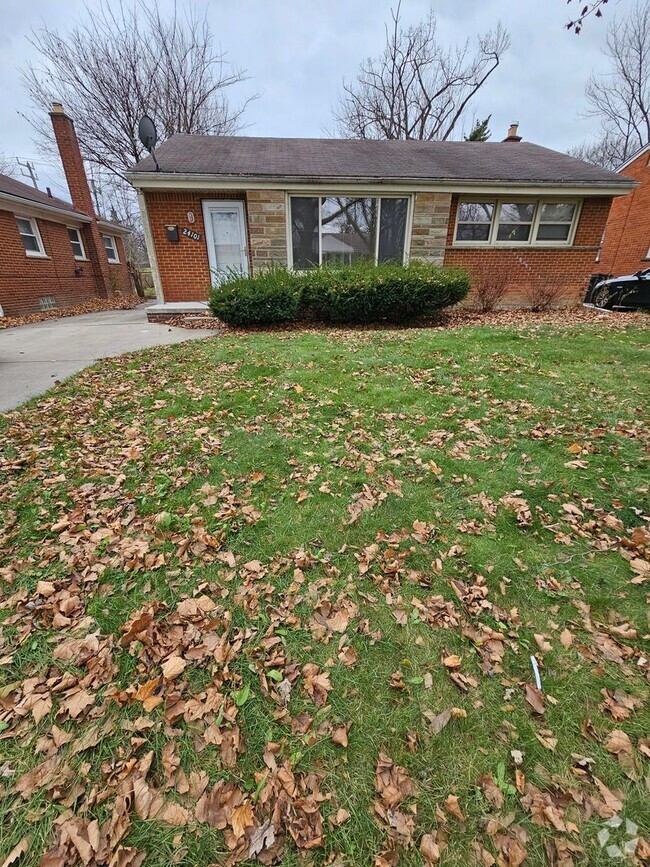 Building Photo - 3bed/2.5bath Brick Ranch with 2 car Garage...