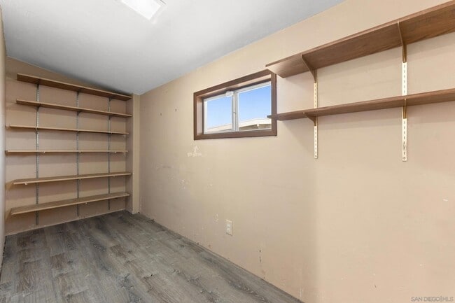 Building Photo - 1217 Holly Ave
