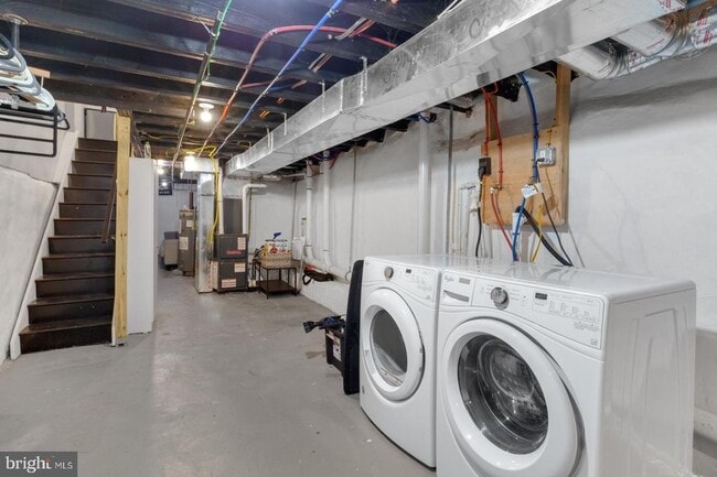 Building Photo - 2208 S 5th St