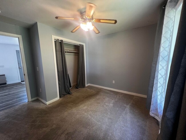 Building Photo - 2BD/1BA Freeport Apartment