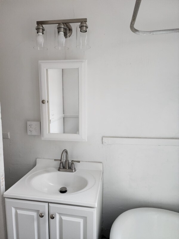 Building Photo - 16 3rd St