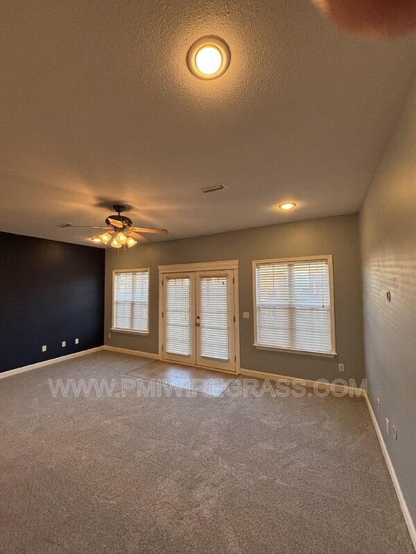 Building Photo - 108 Peregrine Way