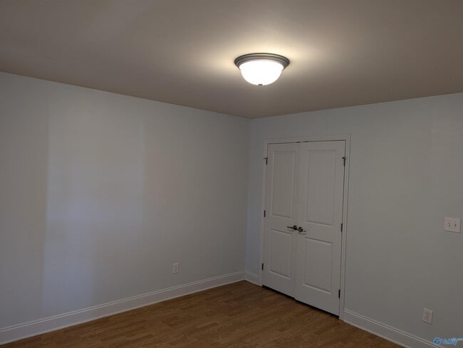Building Photo - 102 Acacia Trail Dr