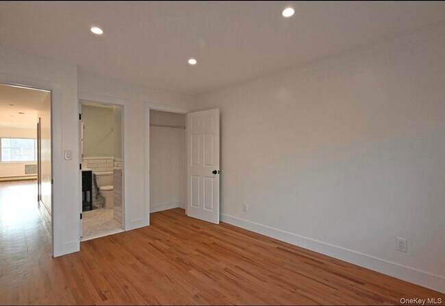 Building Photo - 19-43 76th St