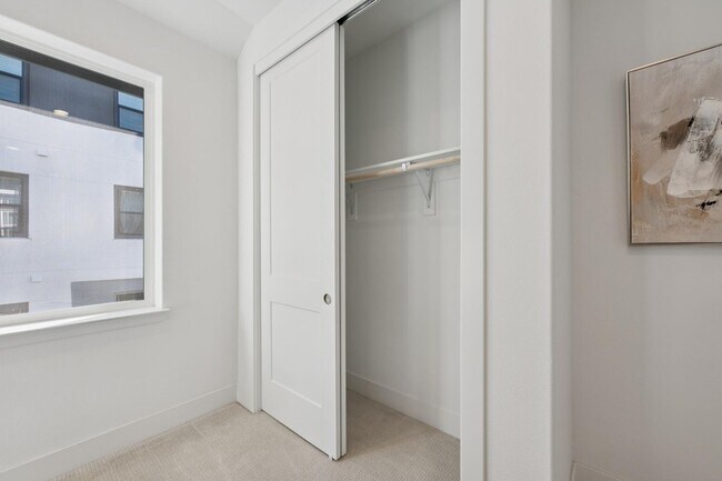 Building Photo - 3479 Client Cmn