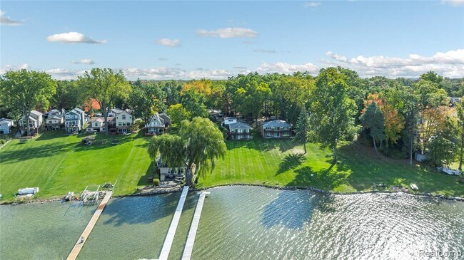 Building Photo - 9510 Beechcrest St